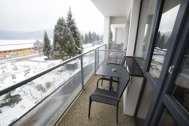 Tek Büyük Yataklı Oda, Göl Manzaralı (Balcon)