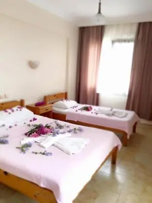 Üç Kişilik Oda