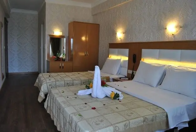 Üç Kişilik Oda