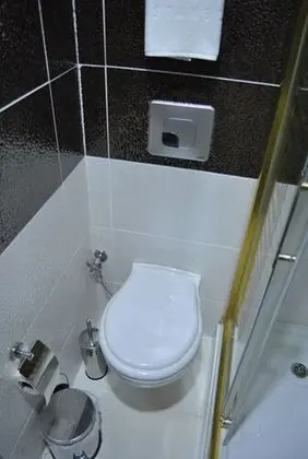 Üç Kişilik Oda