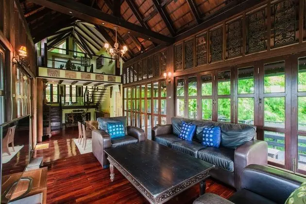 2-Bedroom Villa with Sea View