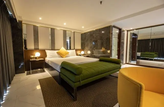 Deluxe Üç Kişilik Oda (Plaza)