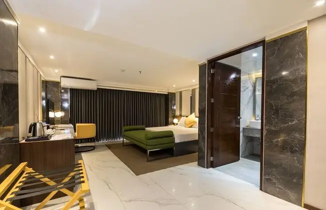 Deluxe Üç Kişilik Oda (Plaza)
