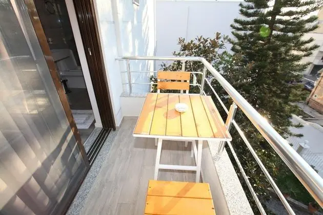 Tek Büyük Yataklı Oda, Balkon