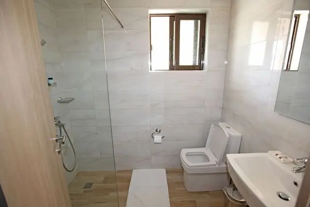 Tek Büyük Yataklı Oda, Balkon