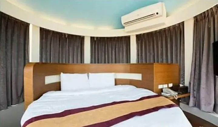 Deluxe Tek Büyük Yataklı Oda