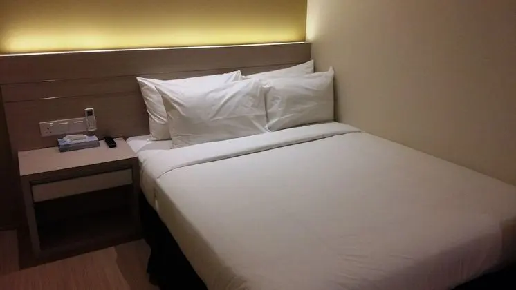 Standard Tek Büyük Yataklı Oda
