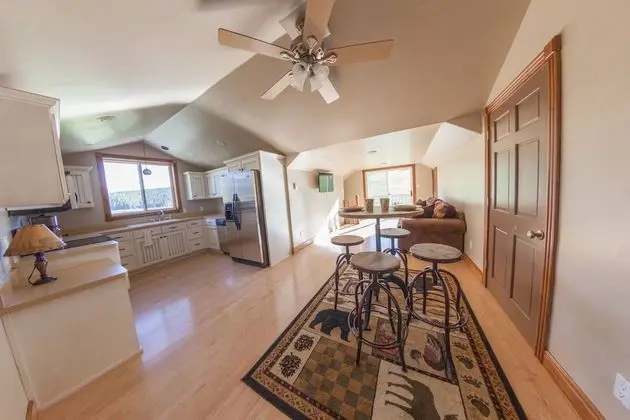 Traditional Stüdyo Süit