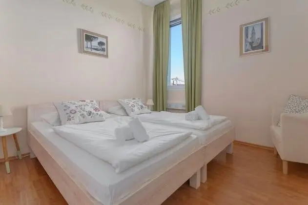 Standard Tek Büyük veya İki Ayrı Yataklı Oda