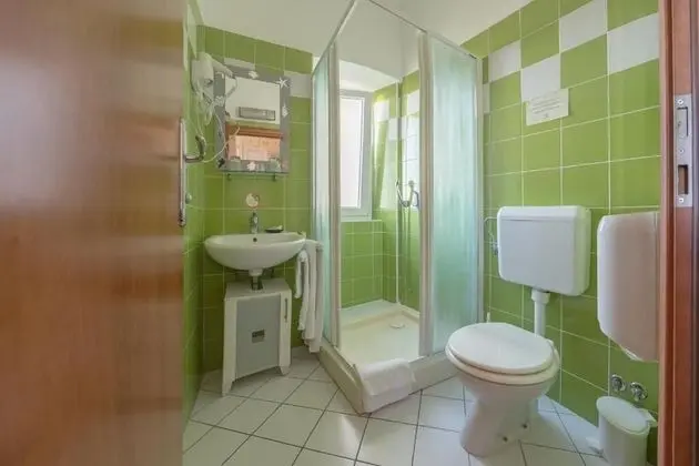 Standard Tek Büyük veya İki Ayrı Yataklı Oda