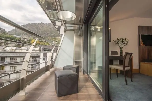 Tek Büyük Yataklı Oda, Balkon
