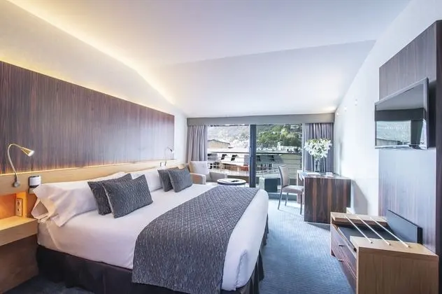 Tek Büyük Yataklı Oda, Balkon