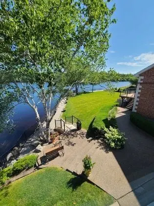 2 Double Beds, Suite, Lake View