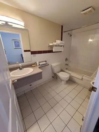 Standard Oda, 1 Büyük (Queen) Boy Yatak, Buzdolabı ve Mikrodalga