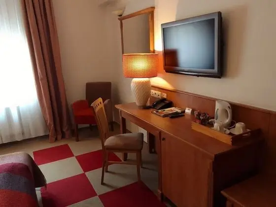 Standard Tek Büyük Yataklı Oda