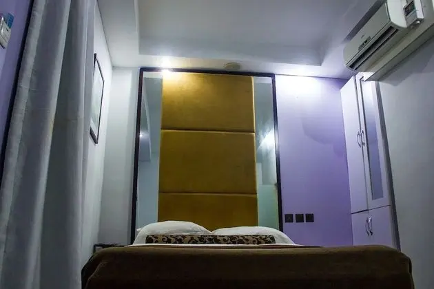 Standard Tek Büyük Yataklı Oda