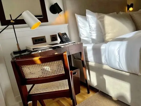 Premium Tek Büyük Yataklı Oda