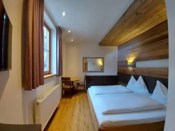 Comfort Tek Büyük Yataklı Oda, Banyolu/Duşlu (Untergschoss)