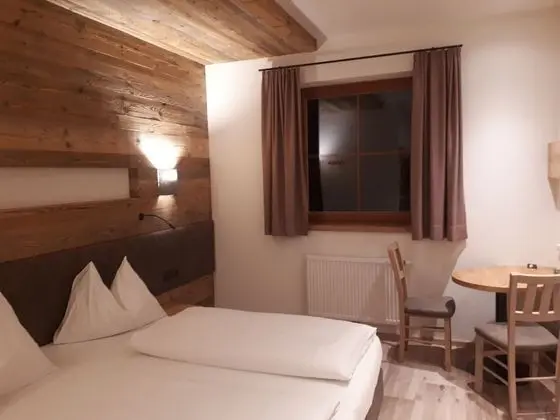 Standard Tek Büyük Yataklı Oda, Banyolu/Duşlu