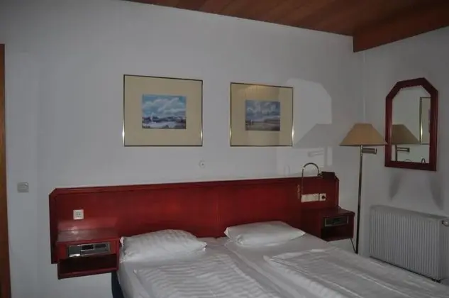 Üç Kişilik Oda