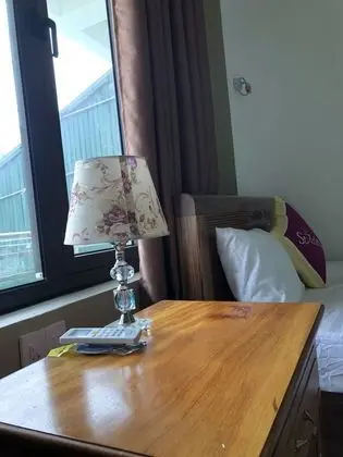 Dört Kişilik Oda, Şehir Manzaralı