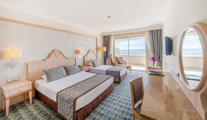 https://images.etstur.com/files/images/hotelImages/TR/55360/l/Starlight-Resort-Hotel-Oda-381995.jpg