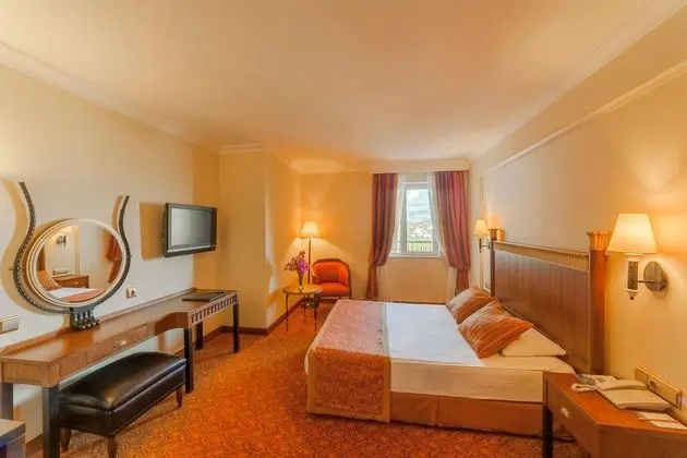 https://images.etstur.com/files/images/hotelImages/TR/55360/l/Starlight-Resort-Hotel-Oda-382003.jpg