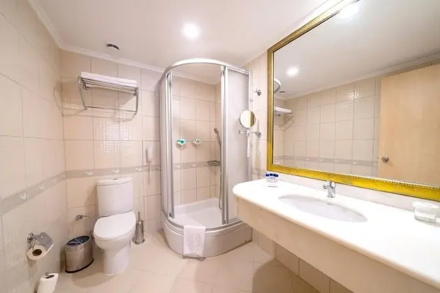 https://images.etstur.com/files/images/hotelImages/TR/55360/l/Starlight-Resort-Hotel-Oda-395812.jpg