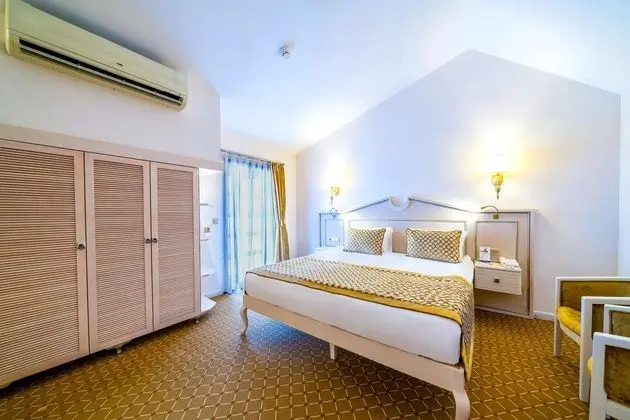 https://images.etstur.com/files/images/hotelImages/TR/55360/l/Starlight-Resort-Hotel-Oda-395813.jpg