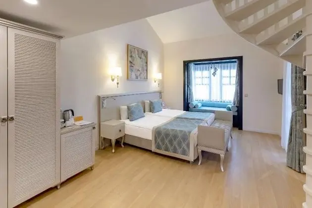 https://images.etstur.com/imgproxy/resize/2560x1440/files/images/hotelImages/etsrooms/561/Starlight_Resort_Hotel_20260120094815_2.jpg