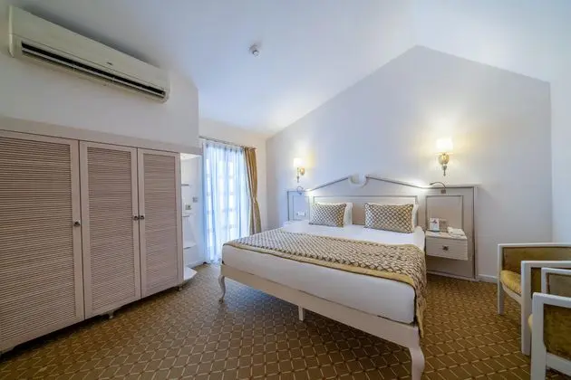 https://images.etstur.com/imgproxy/resize/2560x1440/files/images/hotelImages/etsrooms/561/Starlight_Resort_Hotel_20260120094815_4.jpg
