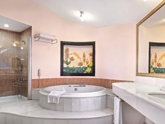 https://images.etstur.com/imgproxy/resize/2560x1440/files/images/hotelImages/etsrooms/561/Starlight_Resort_Hotel_20260120094815_6.jpg