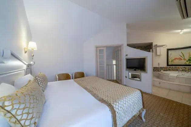 https://images.etstur.com/imgproxy/resize/2560x1440/files/images/hotelImages/etsrooms/561/Starlight_Resort_Hotel_20260120094815_7.jpg