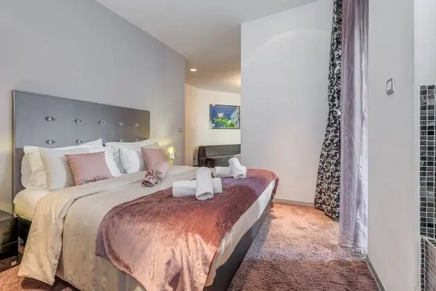 Deluxe Double Room with Jacuzzi