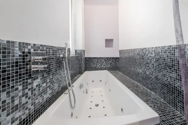 Deluxe Double Room with Jacuzzi