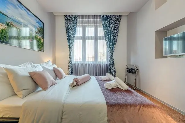 Deluxe Tek Büyük Yataklı Oda