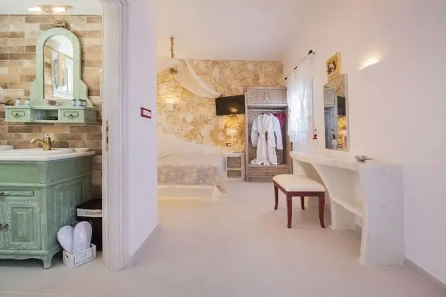 Luxury Seaside Villa