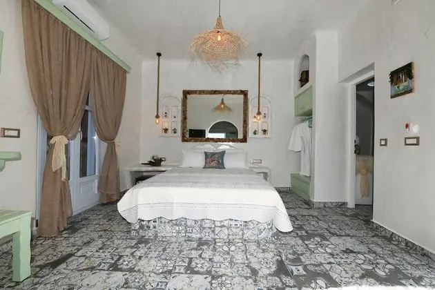 Luxury Seaside Suite