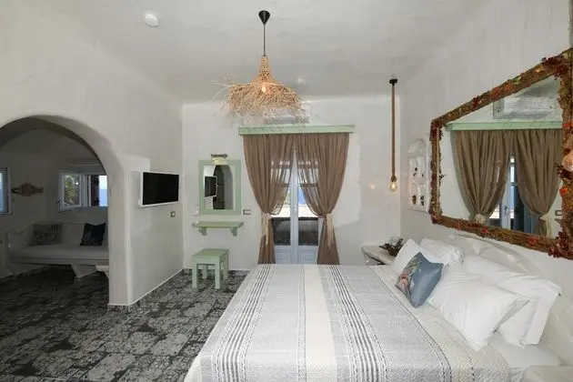 Luxury Seaside Suite