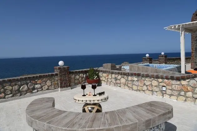 Luxury Seaside Suite