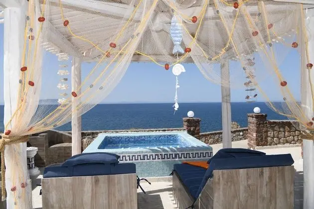 Luxury Seaside Suite