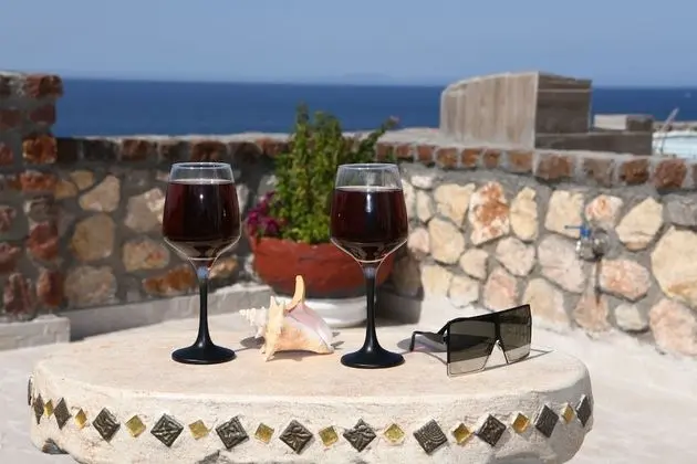 Luxury Seaside Suite