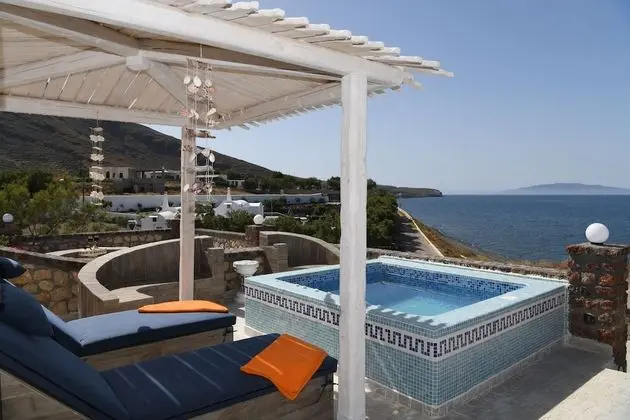 Luxury Seaside Suite