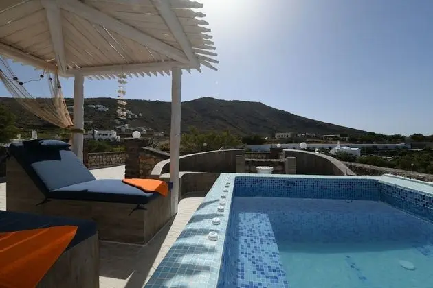 Luxury Seaside Suite