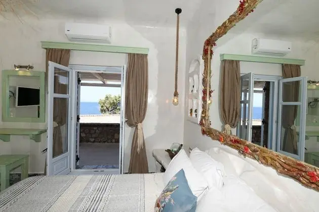 Luxury Seaside Suite