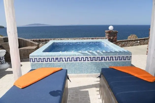 Luxury Seaside Suite