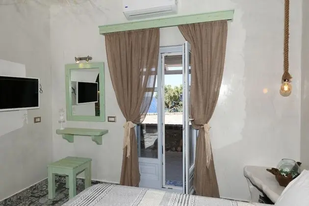 Luxury Seaside Suite