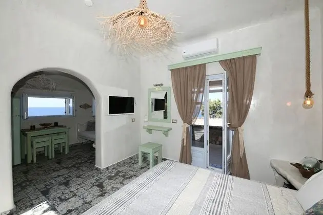 Luxury Seaside Suite