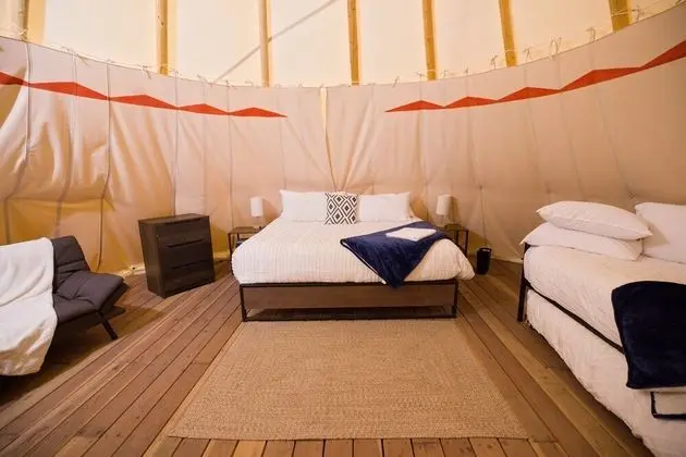 Family Çadır (Yellowstone Fam Tipi Sleeps 7 w/ King)