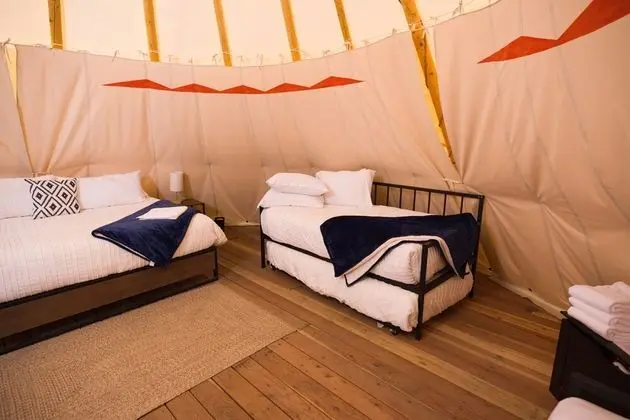 Family Çadır (Yellowstone Fam Tipi Sleeps 7 w/ King)